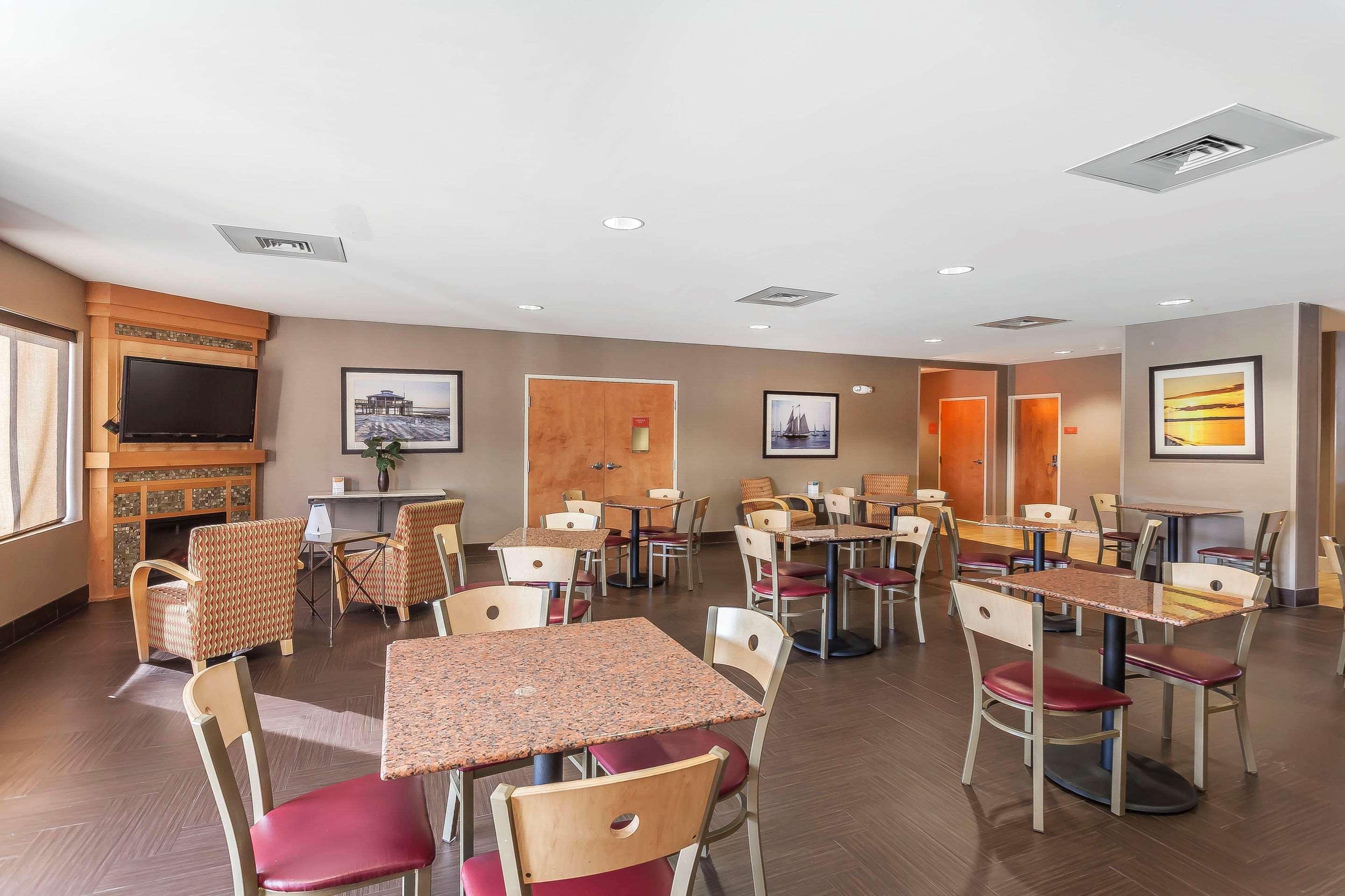 Comfort Suites Suffolk - Chesapeake Екстериор снимка