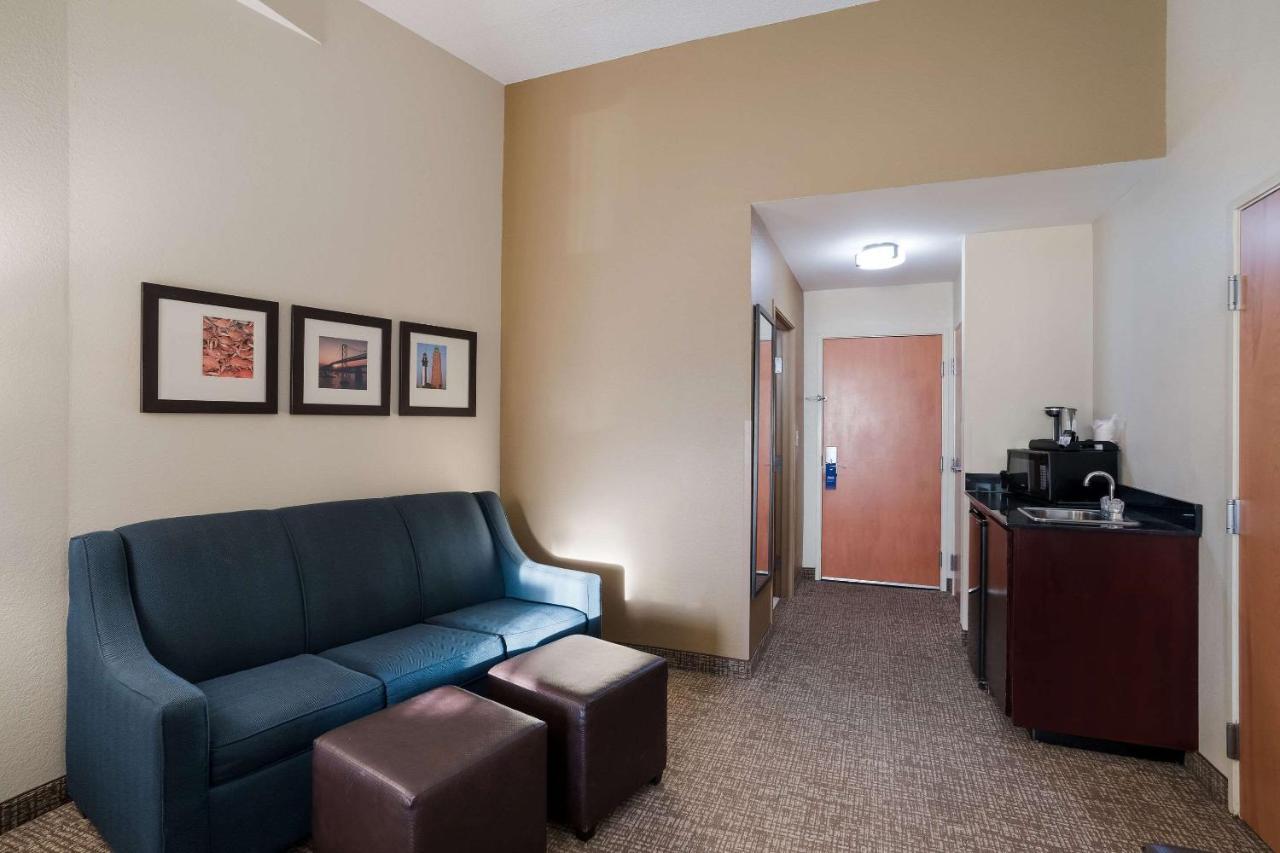 Comfort Suites Suffolk - Chesapeake Екстериор снимка