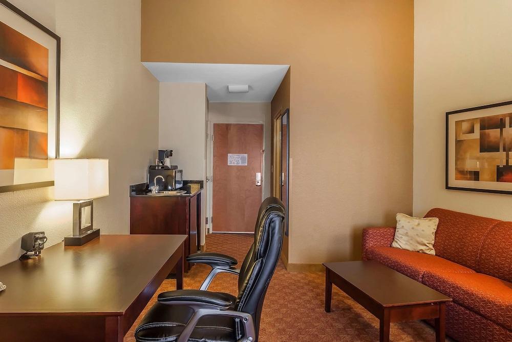 Comfort Suites Suffolk - Chesapeake Екстериор снимка
