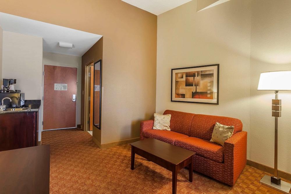Comfort Suites Suffolk - Chesapeake Екстериор снимка