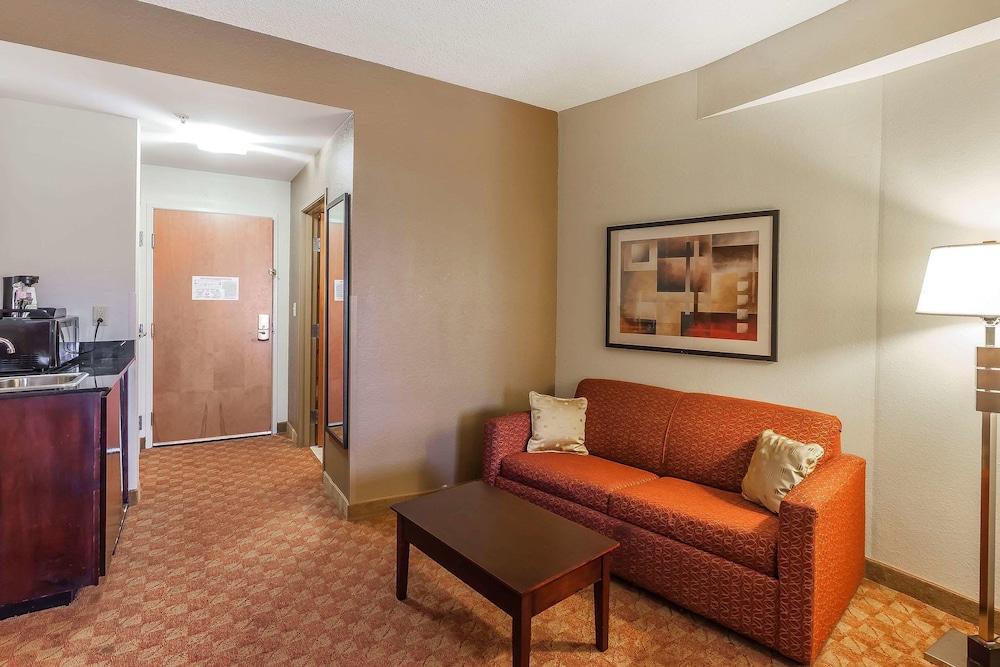 Comfort Suites Suffolk - Chesapeake Екстериор снимка