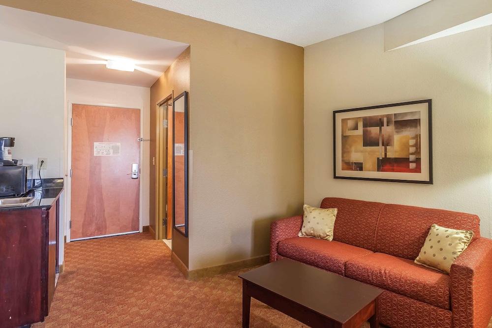 Comfort Suites Suffolk - Chesapeake Екстериор снимка