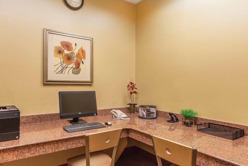 Comfort Suites Suffolk - Chesapeake Екстериор снимка