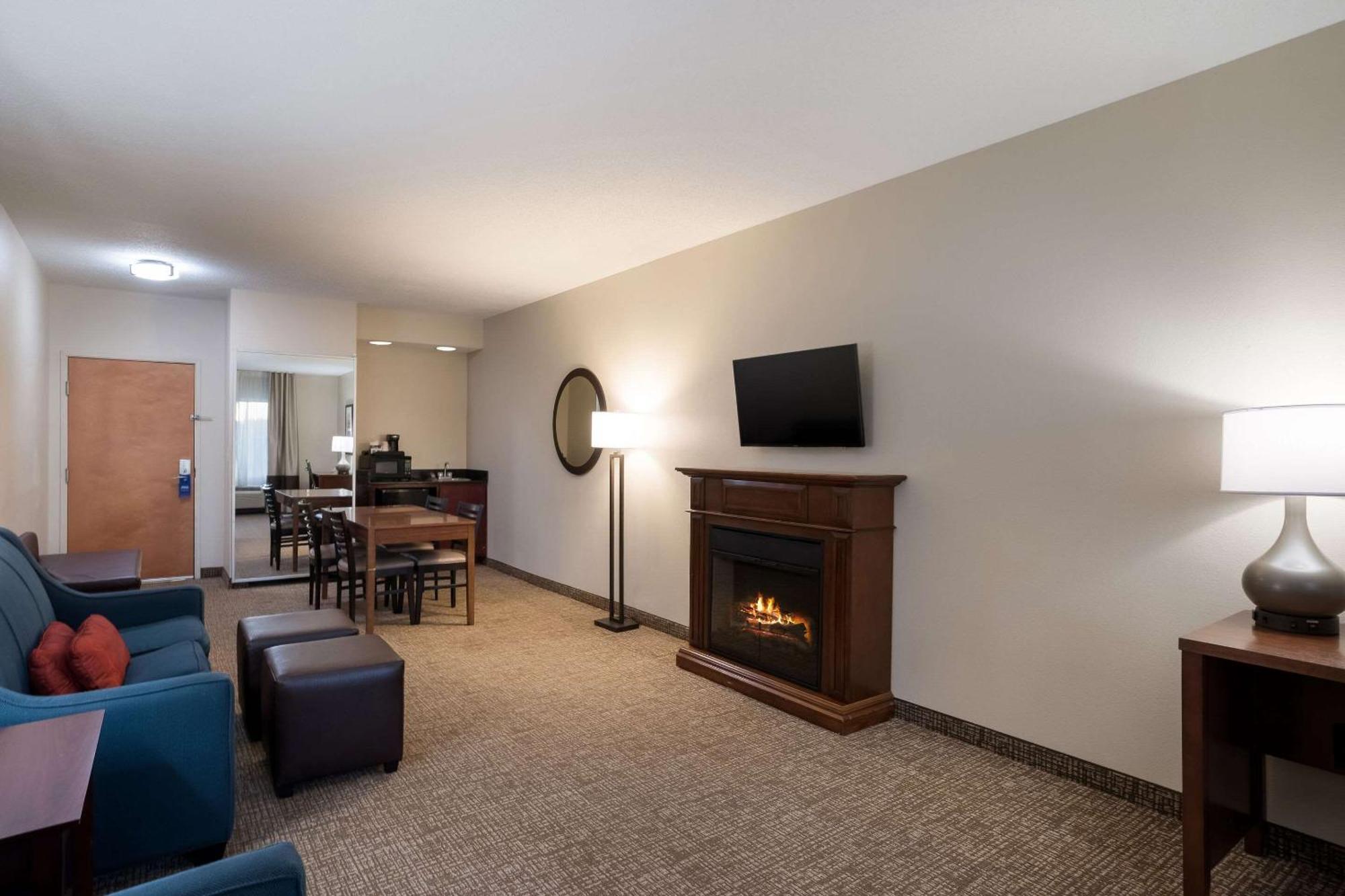 Comfort Suites Suffolk - Chesapeake Екстериор снимка