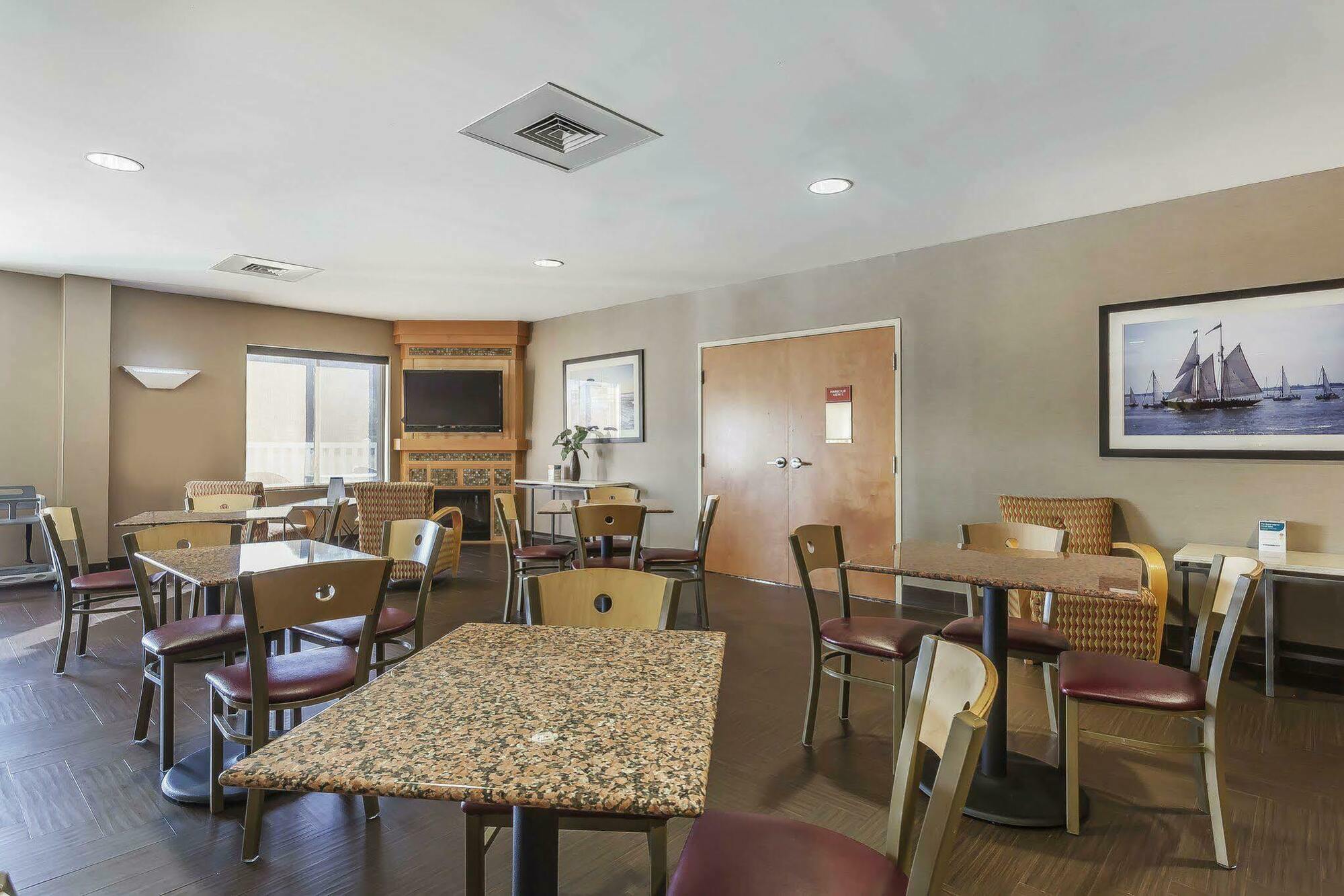 Comfort Suites Suffolk - Chesapeake Екстериор снимка